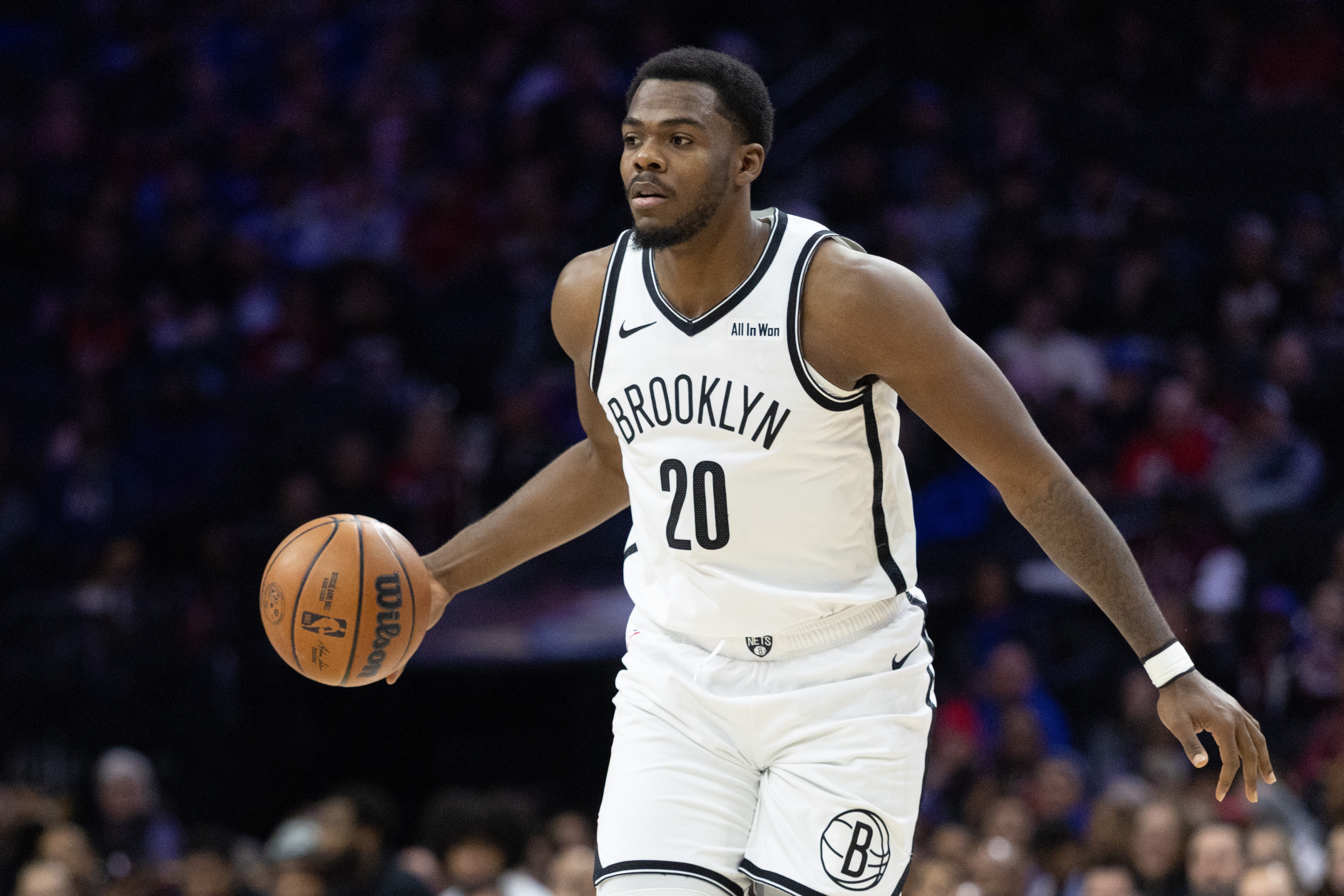 开云体育-篮网客场对阵尼克斯！戴隆·夏普出战成疑 还有五人打不了！